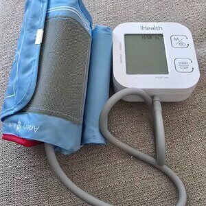 iHealth Track Blood Pressure Monitor Wireless/ Adjustable Cuff / used few times 